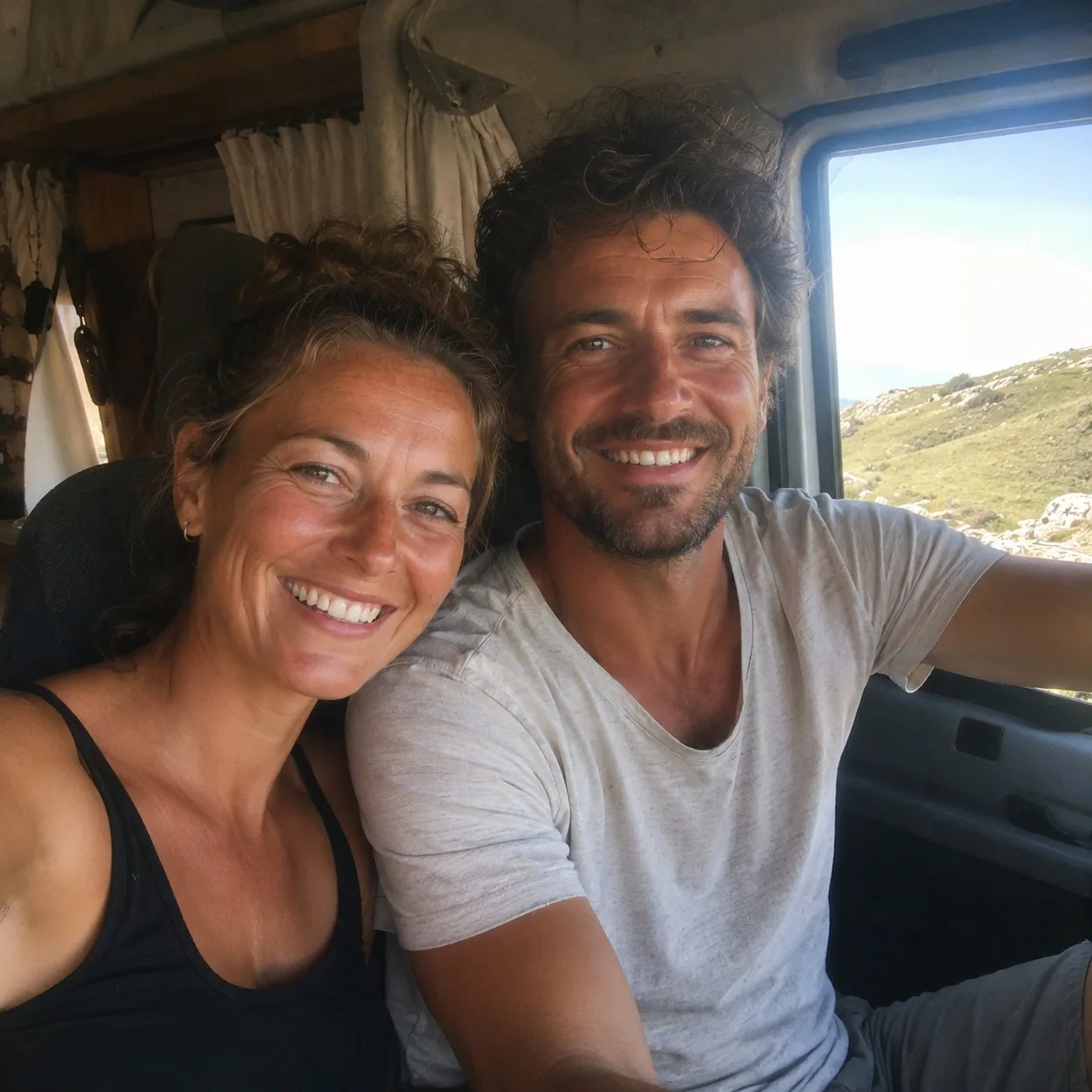 Sophie et Luc van aménagé Ducato Van'S Évolution Occitanie