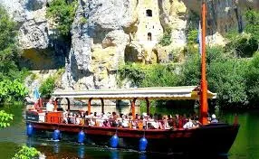 Lot Figeac Saint-Cirq-Lapopie van camping-car fourgon road trip circuit Occitanie