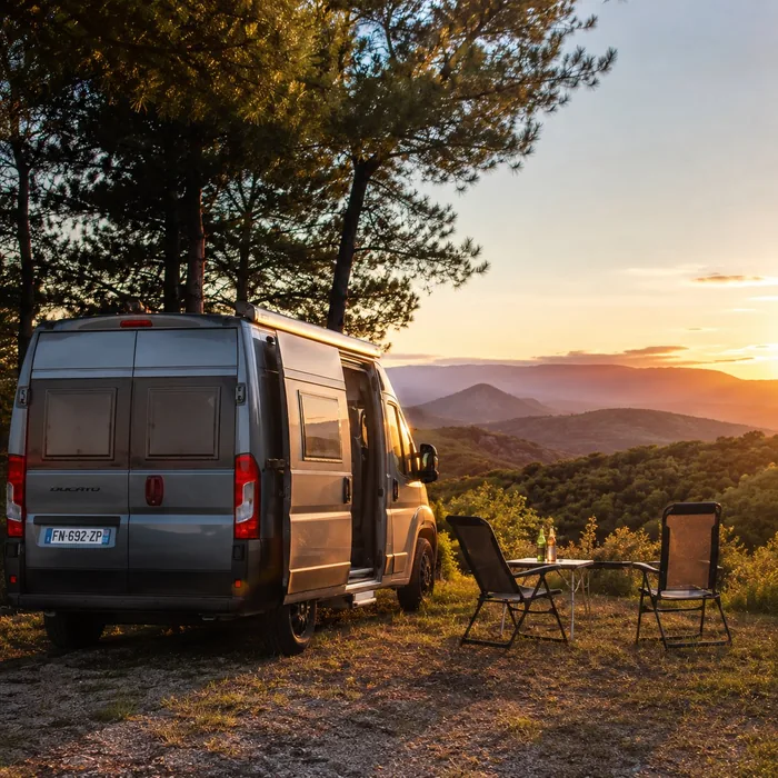 Causses Cévennes Mont Aigoual van fourgon camping-car randonnée bivouac Occitanie Gard Lozère
